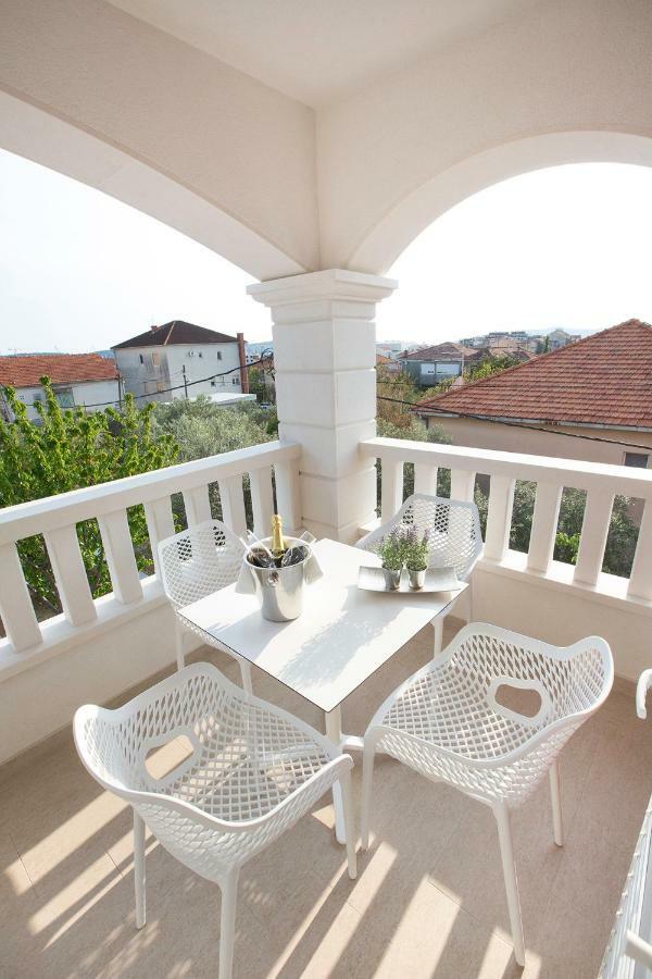 Villa Apartments Art Trogir Exterior foto
